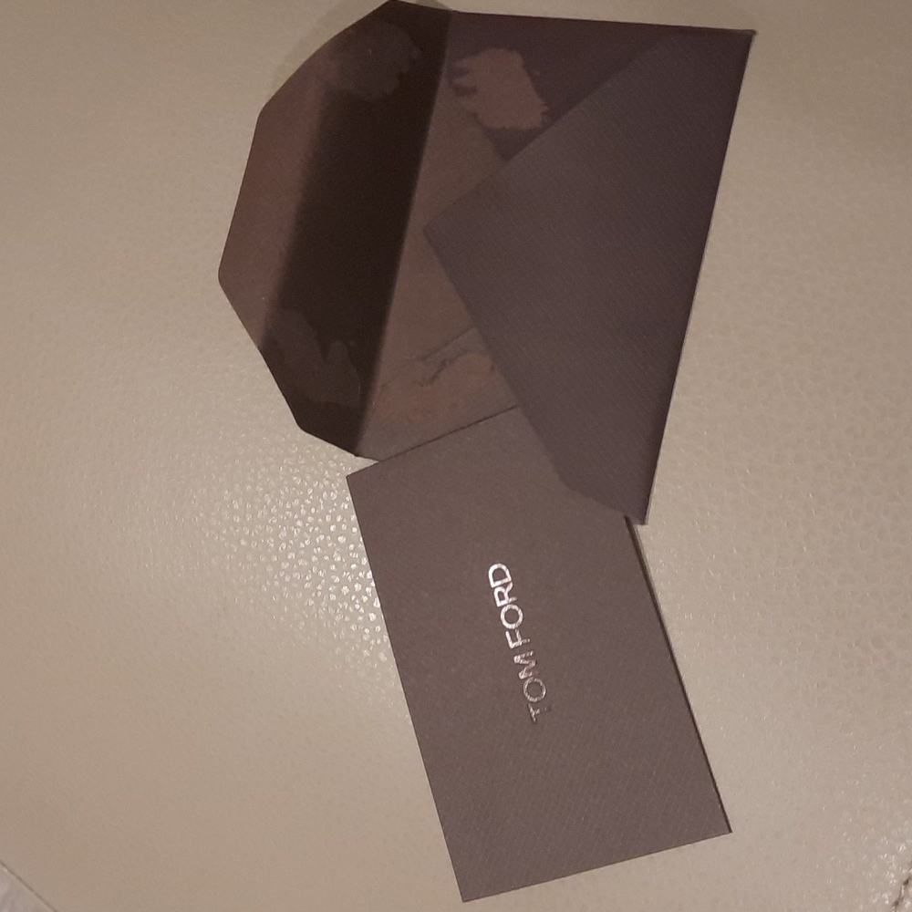 Tom Ford brown glasses case and cloth - Picture 8 of 10